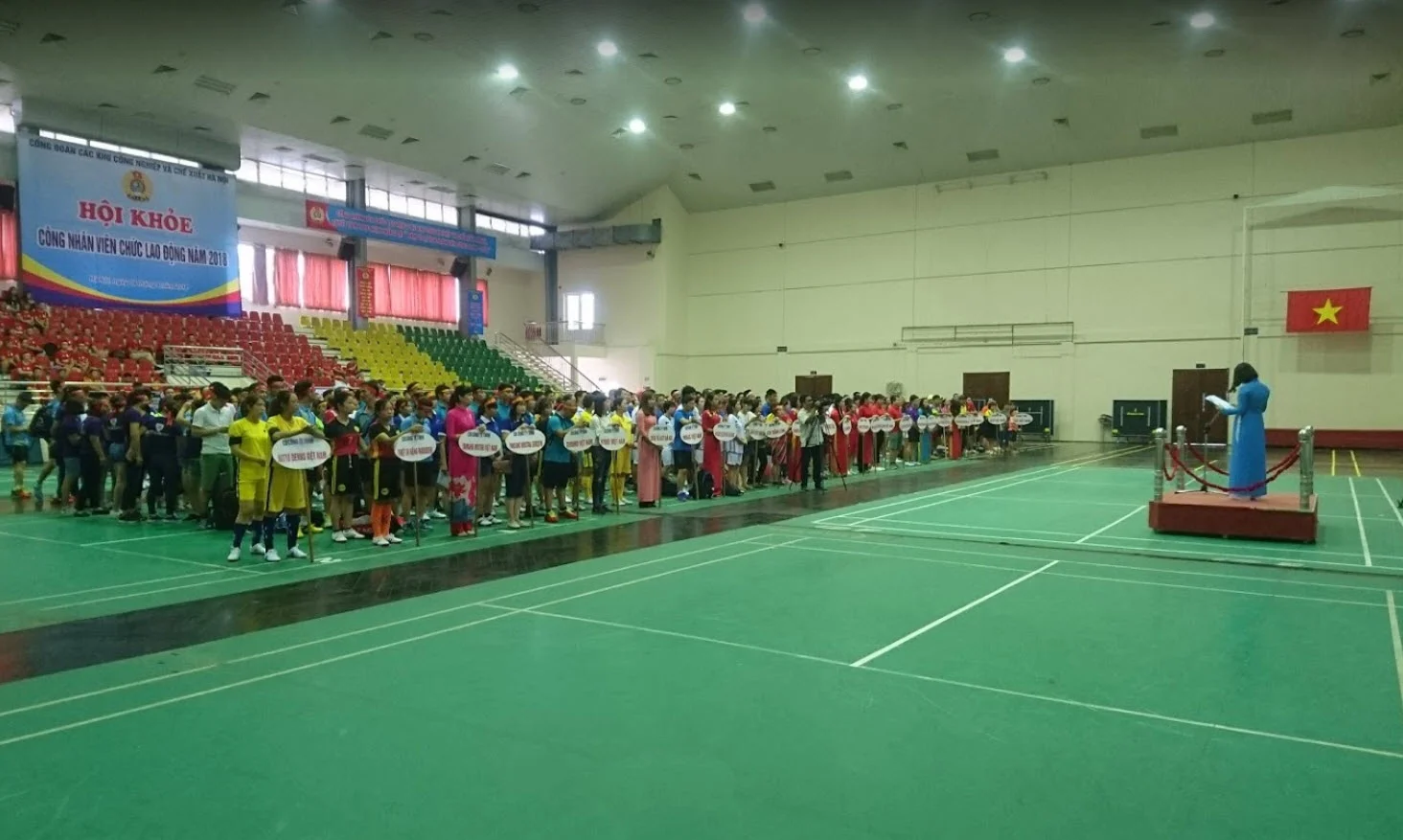 Sân cầu lông Nhà thi đấu Cầu Giấy