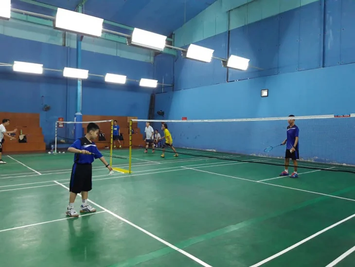 Sân cầu lông Trường Tiểu học Yên Hòa